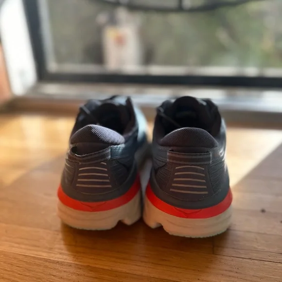 COPY - COPY - Hoka Bondi 7, men’s size 9 D - Picture 4 of 5